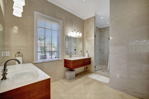 House in Key Biscayne, Florida 7 bedrooms, 513.56 sq.m. № 1269260 - photo 14