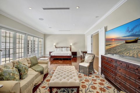 House in Key Biscayne, Florida 7 bedrooms, 513.56 sq.m. № 1269260 - photo 10