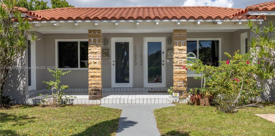 Propiedad comercial en Biscayne Park, Florida 167.69 m2 № 1980723