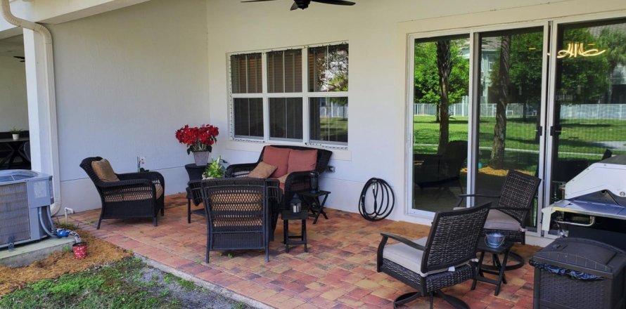 Townhouse in Royal Palm Beach, Florida 3 bedrooms, 206.43 sq.m. № 1118229