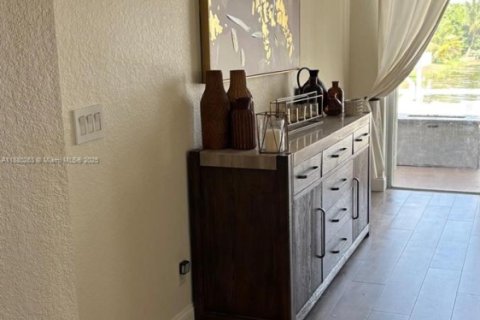 Villa ou maison à vendre à Miramar, Floride: 3 chambres, 181.44 m2 № 1930296 - photo 9