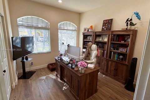 Villa ou maison à vendre à Miramar, Floride: 3 chambres, 181.44 m2 № 1930296 - photo 30