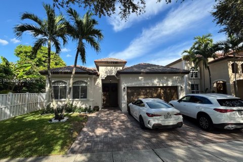 Villa ou maison à vendre à Miramar, Floride: 3 chambres, 181.44 m2 № 1930296 - photo 1