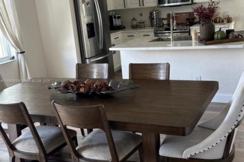 Villa ou maison à vendre à Miramar, Floride: 3 chambres, 181.44 m2 № 1930296 - photo 12