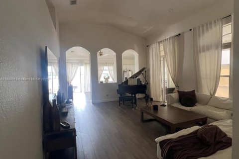 Villa ou maison à vendre à Miramar, Floride: 3 chambres, 181.44 m2 № 1930296 - photo 8