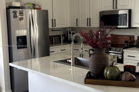 Villa ou maison à vendre à Miramar, Floride: 3 chambres, 181.44 m2 № 1930296 - photo 13