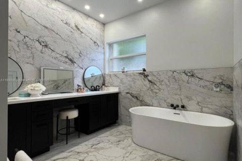 Villa ou maison à vendre à Miramar, Floride: 3 chambres, 181.44 m2 № 1930296 - photo 23