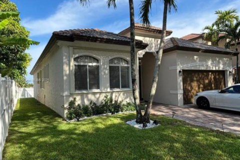 Villa ou maison à vendre à Miramar, Floride: 3 chambres, 181.44 m2 № 1930296 - photo 2