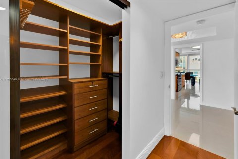 Condominio en venta en Sunny Isles Beach, Florida, 3 dormitorios, 217.39 m2 № 1638412 - foto 25