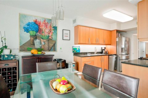 Condominio en venta en Sunny Isles Beach, Florida, 3 dormitorios, 217.39 m2 № 1638412 - foto 9