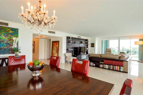 Condominio en venta en Sunny Isles Beach, Florida, 3 dormitorios, 217.39 m2 № 1638412 - foto 3