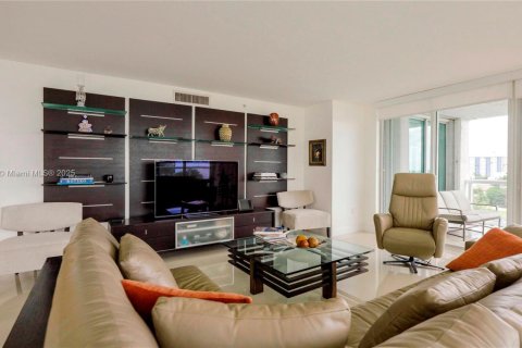 Condominio en venta en Sunny Isles Beach, Florida, 3 dormitorios, 217.39 m2 № 1638412 - foto 6