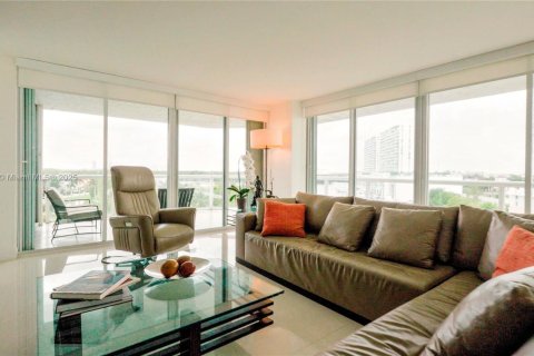 Condominio en venta en Sunny Isles Beach, Florida, 3 dormitorios, 217.39 m2 № 1638412 - foto 19
