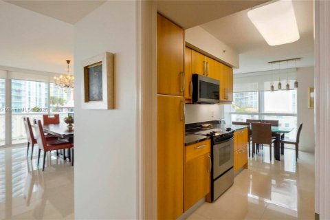 Condominio en venta en Sunny Isles Beach, Florida, 3 dormitorios, 217.39 m2 № 1638412 - foto 14