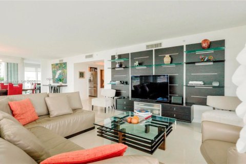 Condominio en venta en Sunny Isles Beach, Florida, 3 dormitorios, 217.39 m2 № 1638412 - foto 7