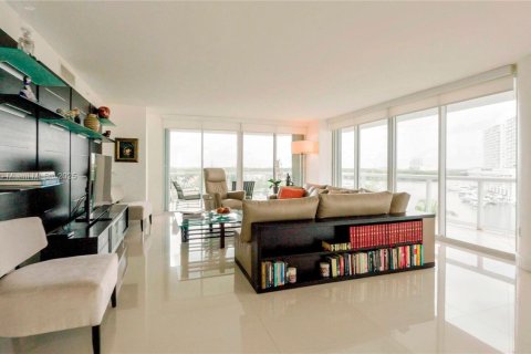 Condominio en venta en Sunny Isles Beach, Florida, 3 dormitorios, 217.39 m2 № 1638412 - foto 4