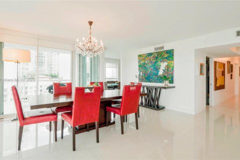 Condominio en venta en Sunny Isles Beach, Florida, 3 dormitorios, 217.39 m2 № 1638412 - foto 8
