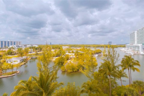 Condominio en venta en Sunny Isles Beach, Florida, 3 dormitorios, 217.39 m2 № 1638412 - foto 22