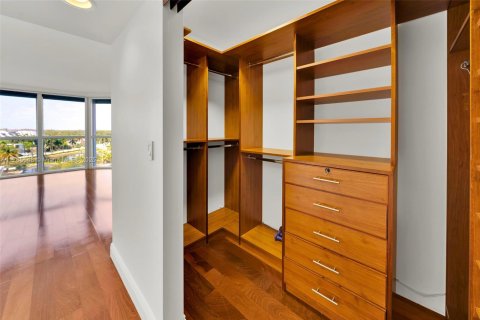 Condominio en venta en Sunny Isles Beach, Florida, 3 dormitorios, 217.39 m2 № 1638412 - foto 27