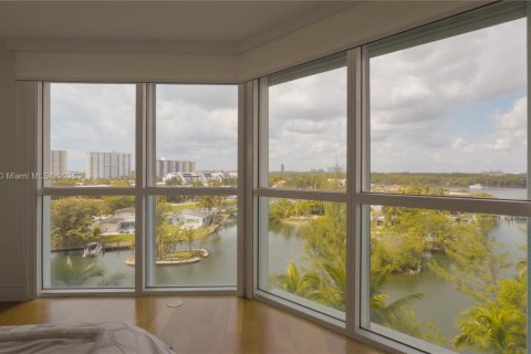 Condominio en venta en Sunny Isles Beach, Florida, 3 dormitorios, 217.39 m2 № 1638412 - foto 1