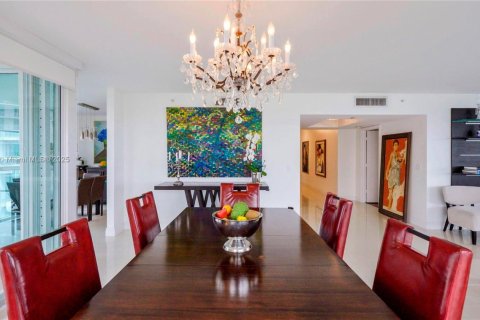 Condominio en venta en Sunny Isles Beach, Florida, 3 dormitorios, 217.39 m2 № 1638412 - foto 5