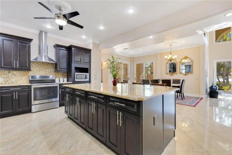 Casa en venta en Kissimmee, Florida, 4 dormitorios, 433.3 m2 № 1598131 - foto 8