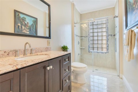 Casa en venta en Kissimmee, Florida, 4 dormitorios, 433.3 m2 № 1598131 - foto 17