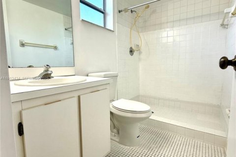 Condo in Pompano Beach, Florida, 2 bedrooms  № 1982188 - photo 25