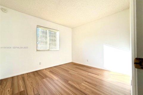 Condo in Pompano Beach, Florida, 2 bedrooms  № 1982188 - photo 23