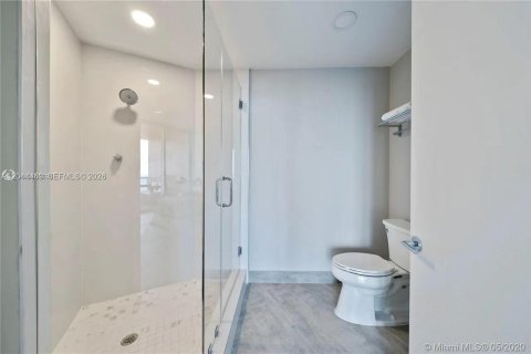 Condo in Miami Beach, Florida, 2 bedrooms № 2181268 - photo 16