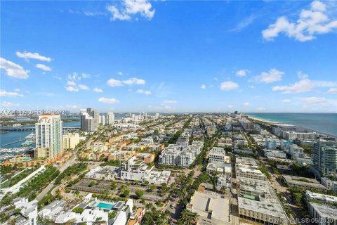 Condo in Miami Beach, Florida, 2 bedrooms № 2181268 - photo 12