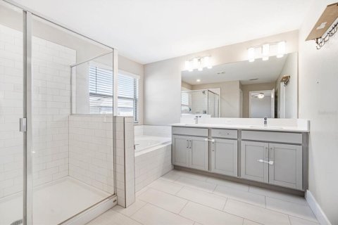 House in Land O' Lakes, Florida 4 bedrooms, 257.8 sq.m. № 1432279 - photo 23