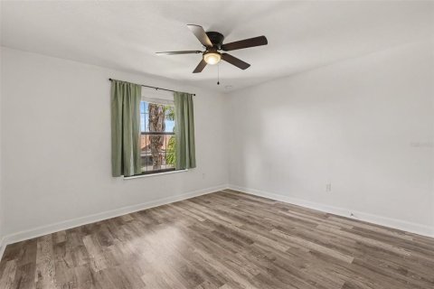 Villa ou maison à vendre à Riverview, Floride: 5 chambres, 294.13 m2 № 2222918 - photo 18