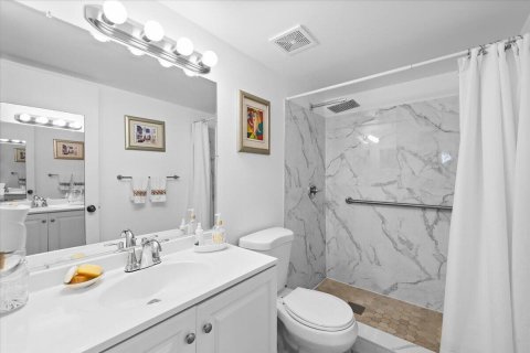 Condo in North Lauderdale, Florida, 2 bedrooms  № 2176977 - photo 13