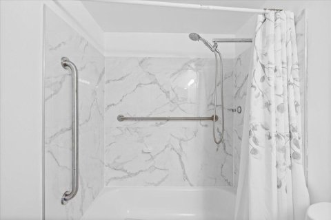 Condo in North Lauderdale, Florida, 2 bedrooms  № 2176977 - photo 18