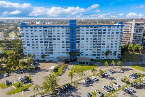 Condo in Hollywood, Florida, 2 bedrooms  № 1951416 - photo 28