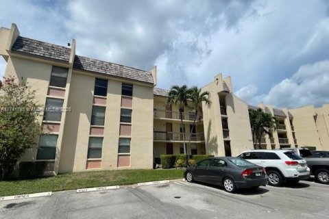 Condominio en venta en Coral Springs, Florida, 2 dormitorios, 99.22 m2 № 1692229 - foto 10