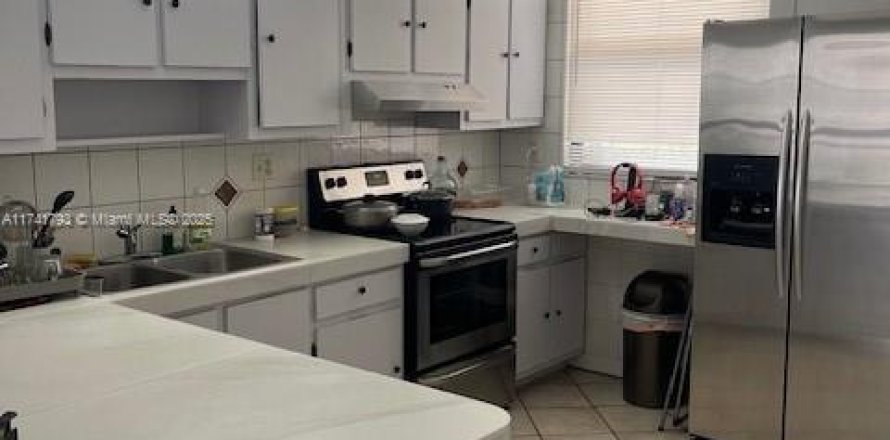 Condominio en Coral Springs, Florida, 2 dormitorios  № 1692229
