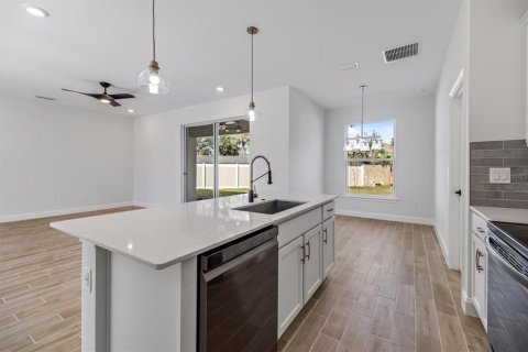 Casa en venta en Palm Coast, Florida, 4 dormitorios, 167.22 m2 № 1402256 - foto 13