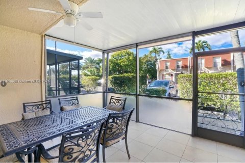 Adosado en venta en Hallandale Beach, Florida, 2 dormitorios, 162.58 m2 № 1974189 - foto 5