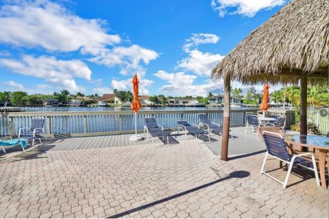 Adosado en venta en Hallandale Beach, Florida, 2 dormitorios, 162.58 m2 № 1974189 - foto 6