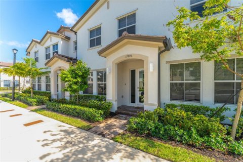 Villa ou maison à vendre à Homestead, Floride: 3 chambres, 153.1 m2 № 2060776 - photo 3