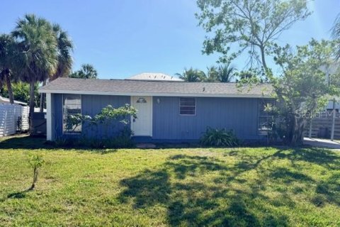 House in Longboat Key, Florida 4 bedrooms, 118.91 sq.m. № 2197078
