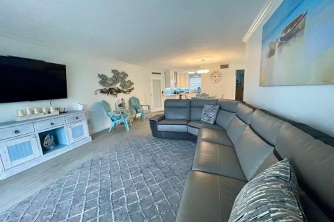 Condominio en alquiler en North Palm Beach, Florida, 2 dormitorios, 89.37 m2 № 2176216 - foto 7