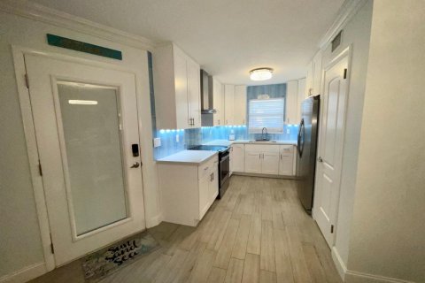 Condominio en alquiler en North Palm Beach, Florida, 2 dormitorios, 89.37 m2 № 2176216 - foto 2