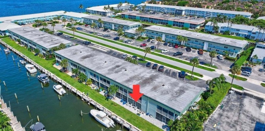 Condominio en North Palm Beach, Florida, 2 dormitorios  № 2176216