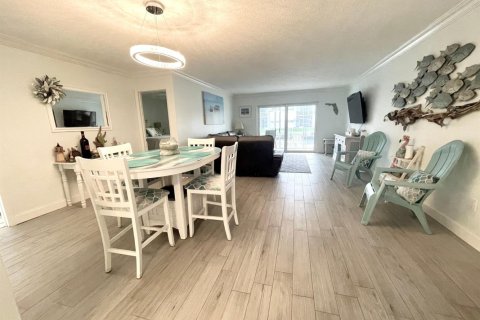 Condominio en alquiler en North Palm Beach, Florida, 2 dormitorios, 89.37 m2 № 2176216 - foto 3