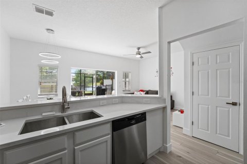 Adosado en venta en Kissimmee, Florida, 4 dormitorios, 124.49 m2 № 2205489 - foto 4