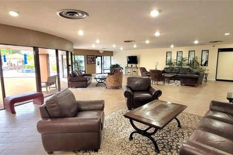 Condo in Sunrise, Florida, 2 bedrooms № 2123344 - photo 14