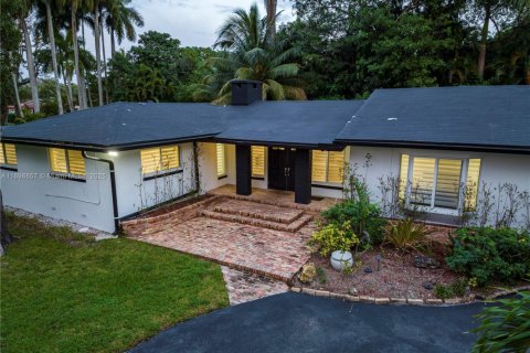 House in Fort Lauderdale, Florida 5 bedrooms, 199.28 sq.m. № 2013609 - photo 4